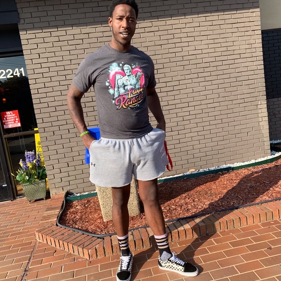 Meet your Posher, Alex - Picture 1 of 1